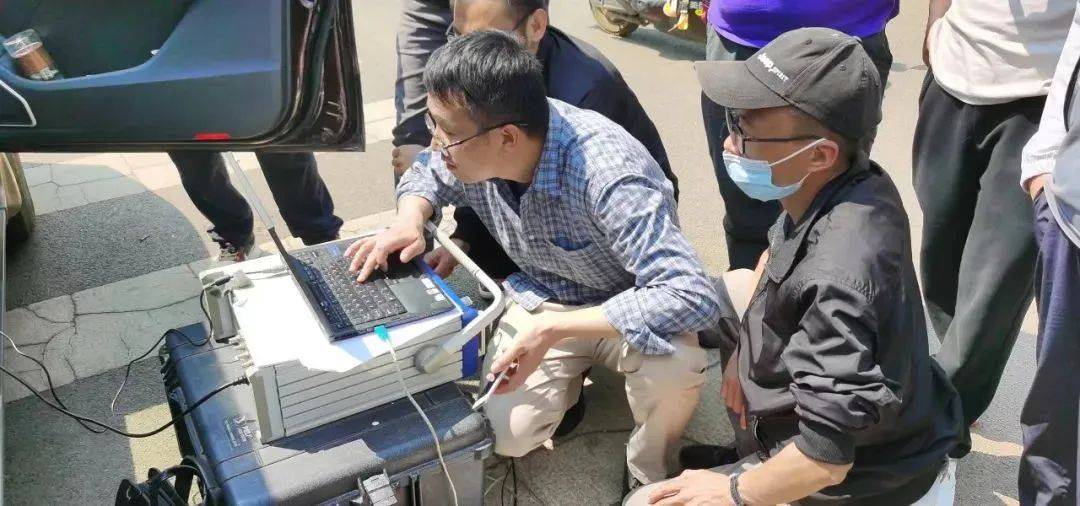云南局联合上汽集团搭建车载无线广播接收系统综合测试平台(图1) 云南局联合上汽集团搭建车载无线广播接收系统综合测试平台(图1)