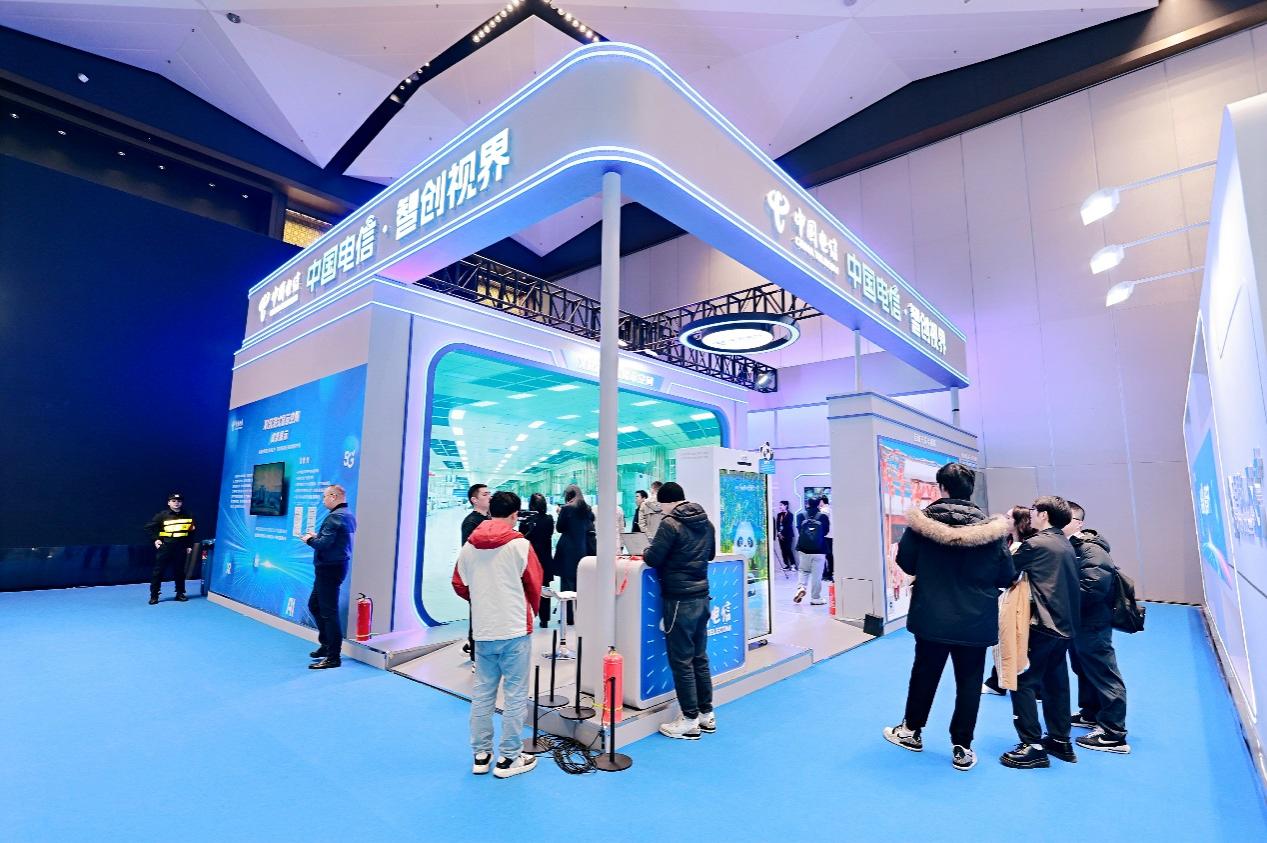 全国首套5G-A+8K-VR低空直播系统亮相 中国电信闪耀世界显示产业创新发展大会(图1) 全国首套5G-A+8K-VR低空直播系统亮相 中国电信闪耀世界显示产业创新发展大会(图1)
