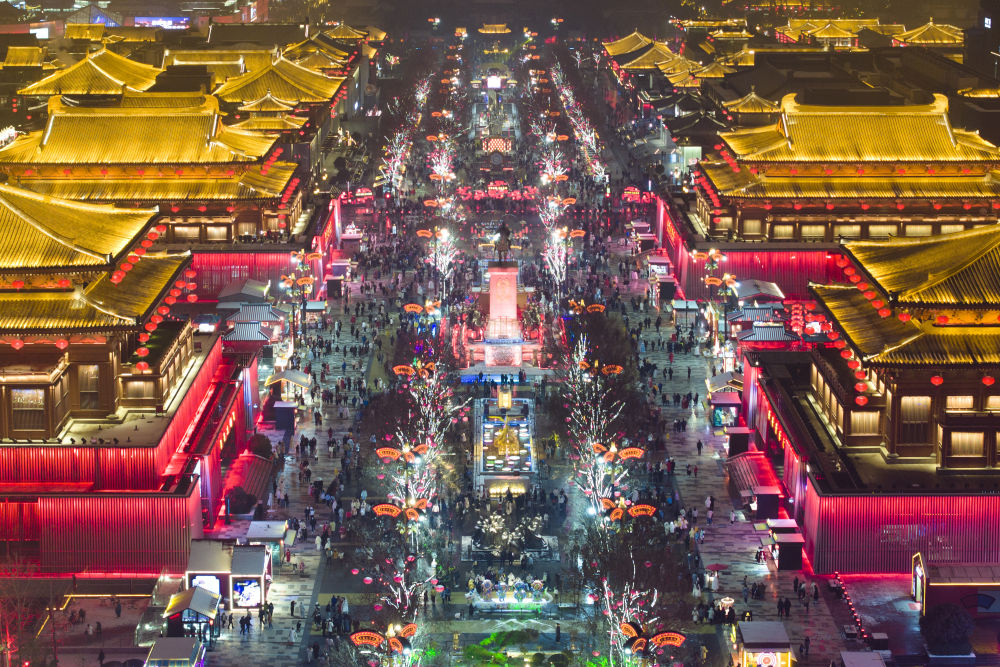 跃上新台阶 奋进新航程——透视2024年中国经济成绩单(图2) 跃上新台阶 奋进新航程——透视2024年中国经济成绩单(图2)